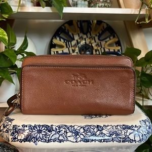 Coach | Double Zipper Brown Wristlet Wallet